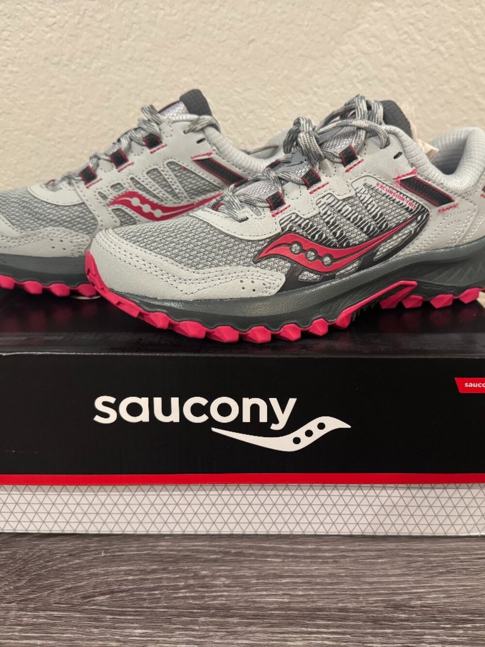 Saucony Excursion TR13 Train Sneaker Pink and Gray Women's Size 8